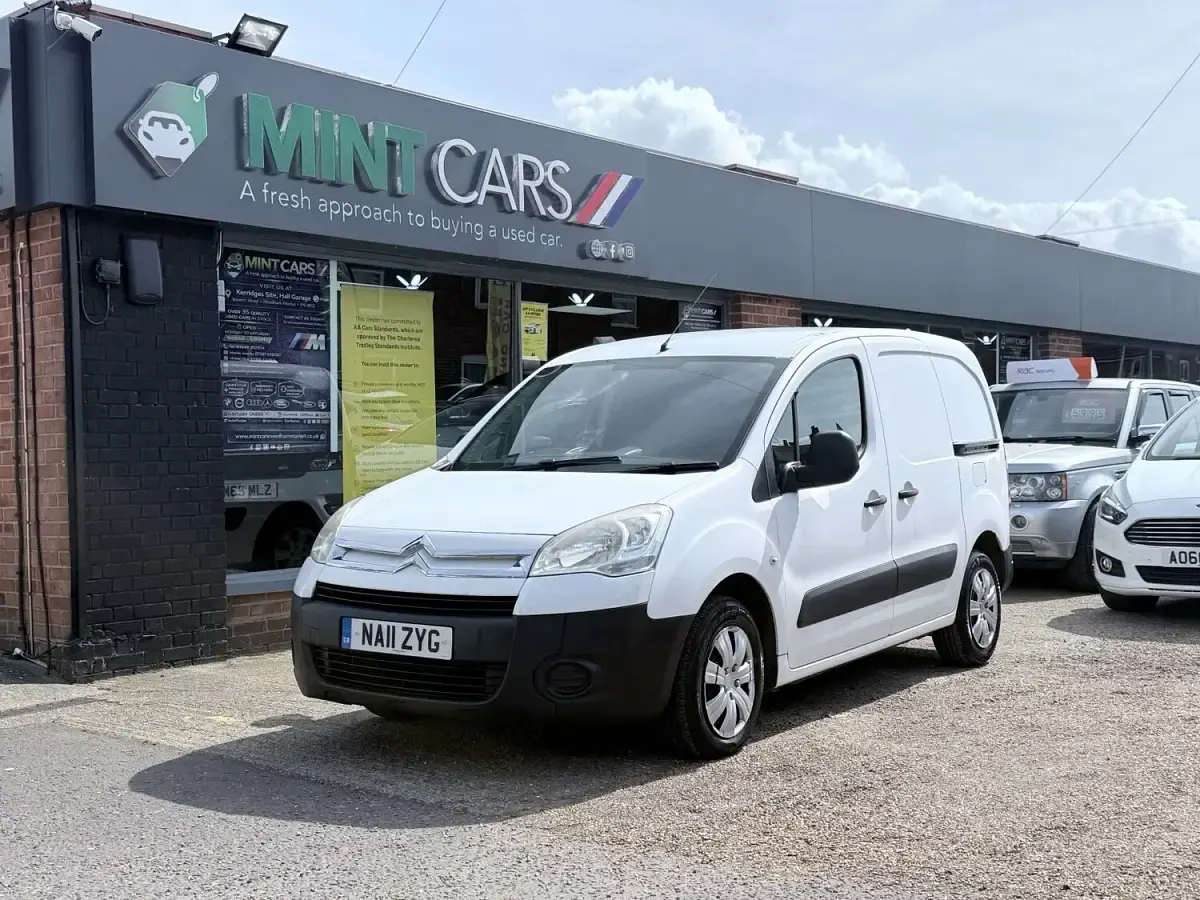 Used Citroën Berlingo 75 HP (55 kW) 2011 White MPV