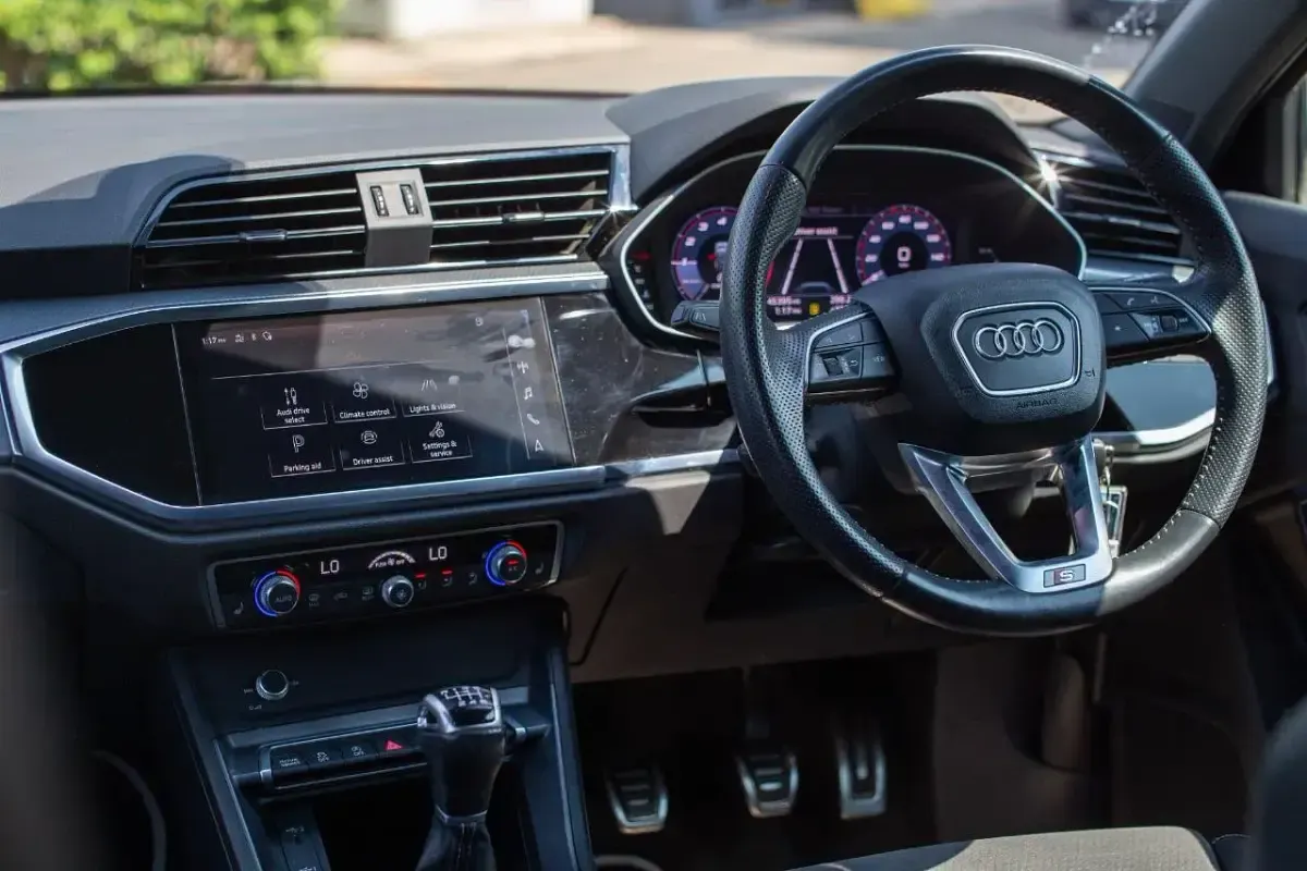 Used Audi Q3 S-Line 148 HP (108 kW) 2019 Black SUV