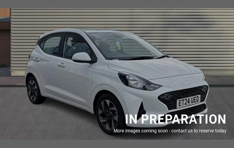 White Used 2024 Hyundai i10 Advanced Hatchback | £14,265 (Fair price) - Image 1/4