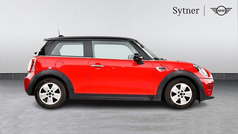 Used Mini Cooper Classic 134 HP (98 kW) 2019 Red Hatchback