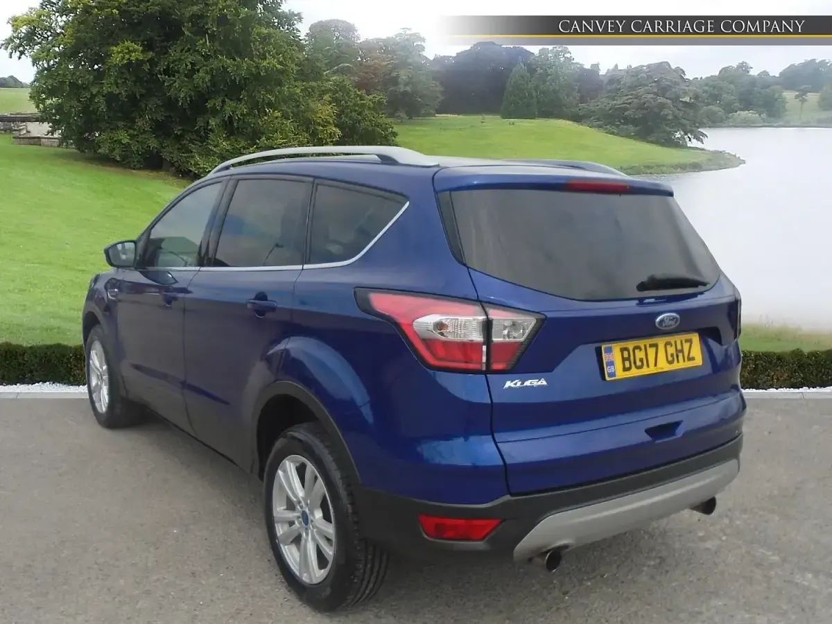 Second-hand Ford Kuga Zetec 120 CP (88 kW) 2017 Albastru SUV