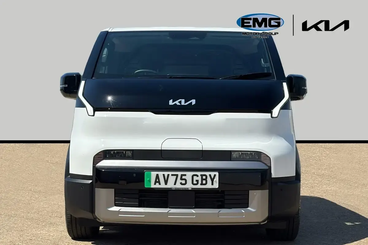 Used Kia PV5 119 kW (163 HP) 2025 White MPV
