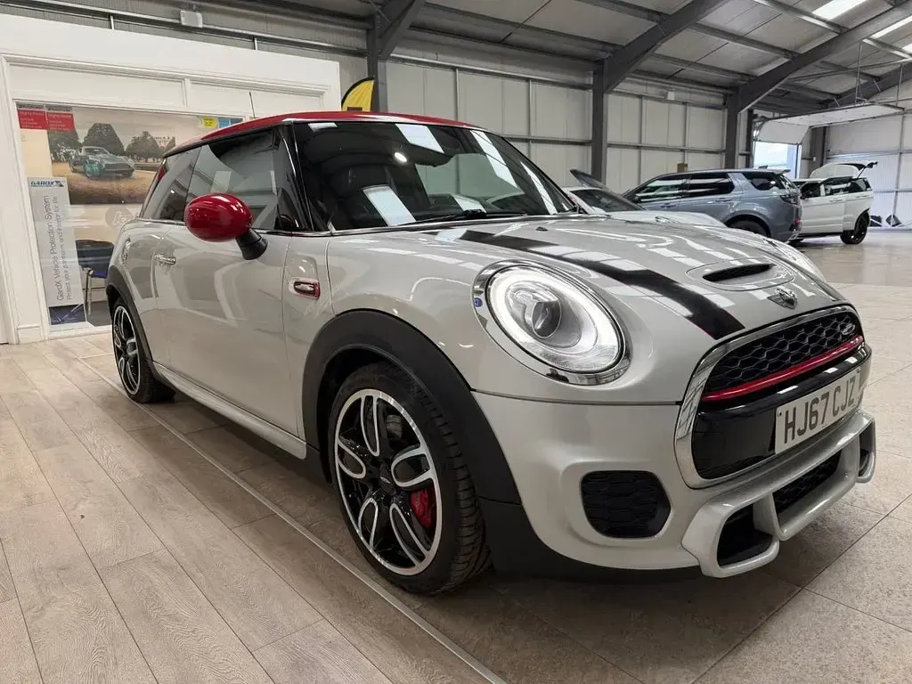 Used Mini John Cooper Works Hatch 231 HP (169 kW) 2017 Silver Hatchback