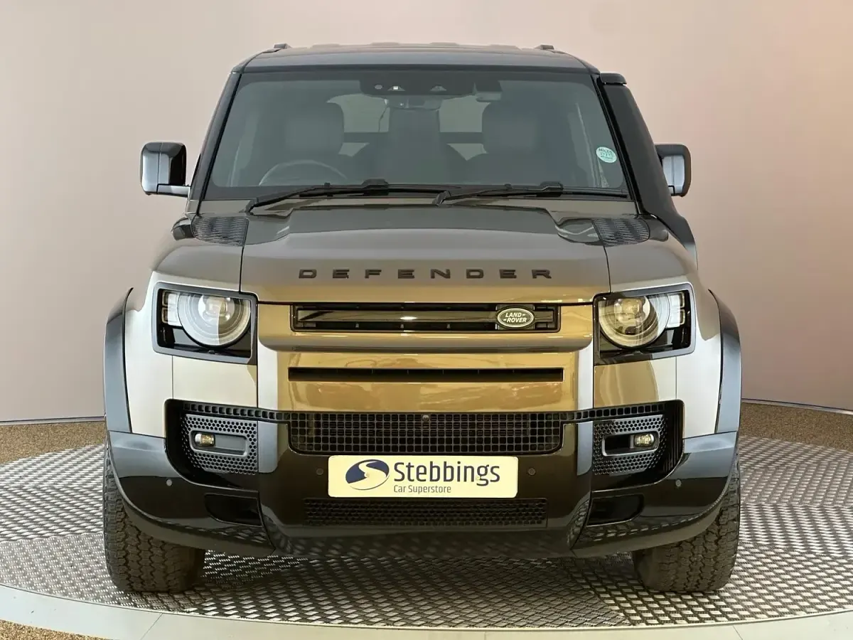 Used Land Rover Defender HSE Dynamic 345 HP (253 kW) 2025 Brown SUV