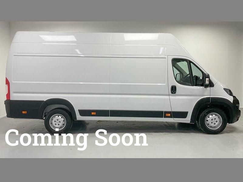 Used Peugeot Boxer Premium 140 HP (102 kW) 2023 White Van