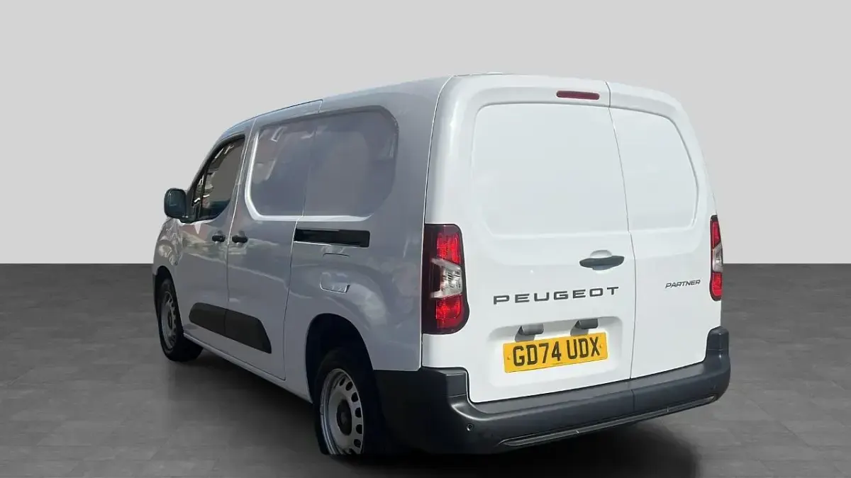 Second-hand Peugeot Partner 101 CP (74 kW) 2025 Alb Monovolum
