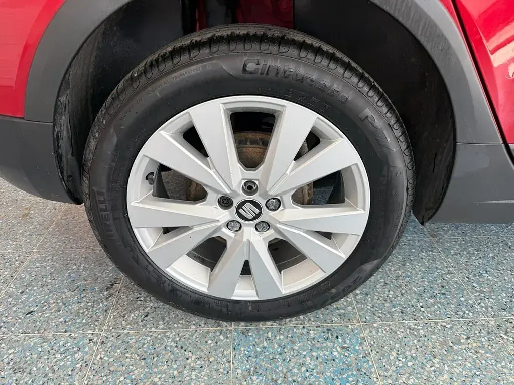 Used Seat Arona SE Technology 95 HP (69 kW) 2018 Red SUV
