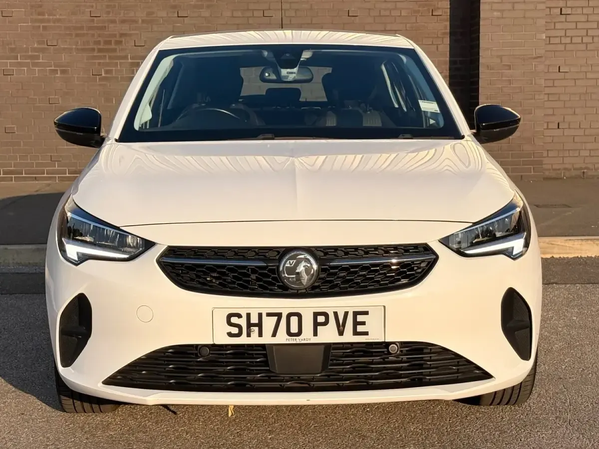Used Vauxhall Corsa-e 100 kW (136 HP) 2020 White Hatchback