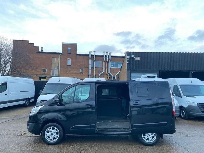 Used Ford Transit Custom Limited 125 HP (91 kW) 2016 Black Estate