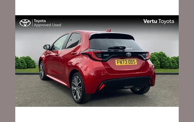 Used Toyota Yaris Hybrid 116 HP (85 kW) 2023 Red Hatchback