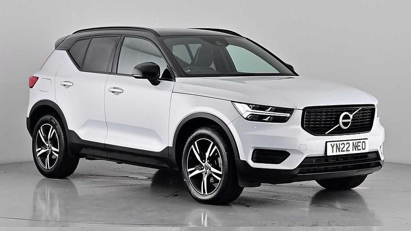 Glacier silver Used 2022 Volvo XC40 R-Design SUV | £22,650 (Fair price) - Image 1/4