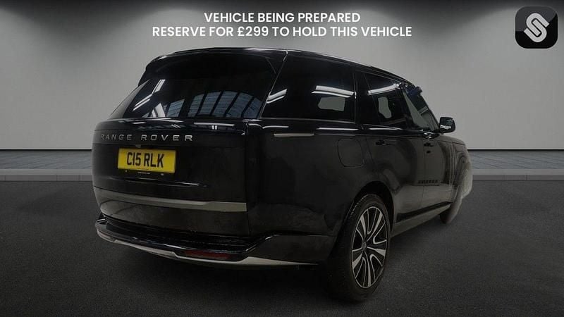 Used Land Rover Range Rover SE 300 HP (220 kW) 2024 Santorini black SUV
