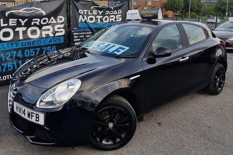 Black Used 2014 Alfa Romeo Giulietta Progression Hatchback | £5,795 (Good price) - Image 1/4