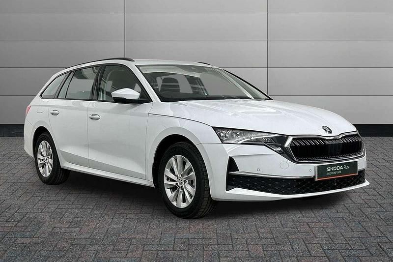 Moon white metallic Used 2024 Skoda Octavia SE Technology Estate | £22,500 (Fair price) - Image 1/4