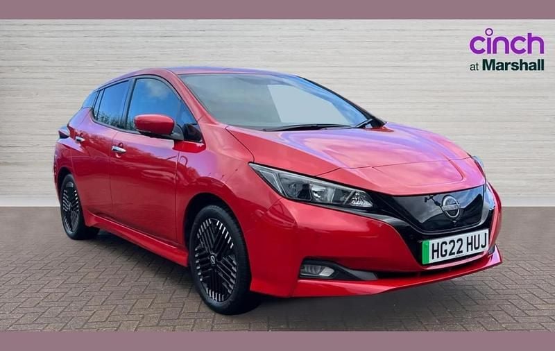 Used Nissan Leaf N-Connecta 108 kW (147 HP) 2022 Red Hatchback