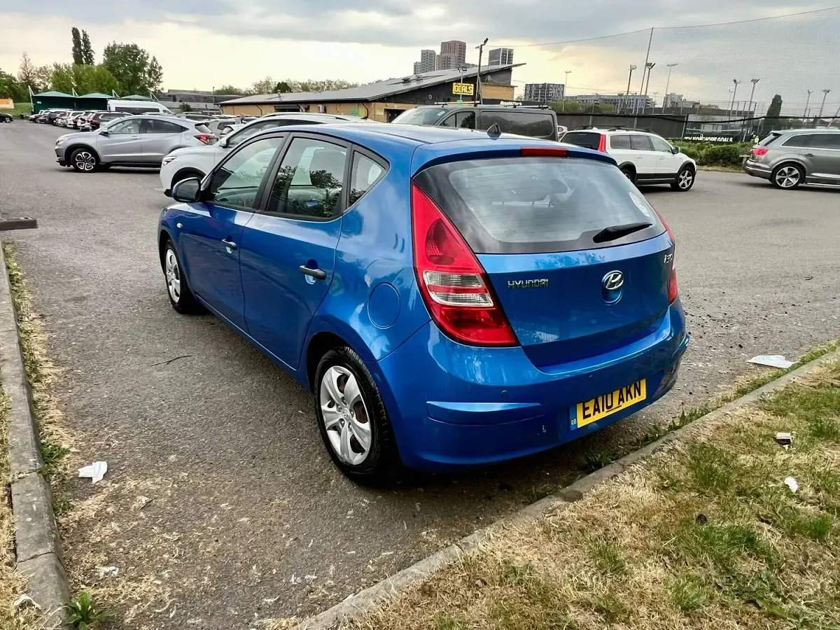 Used Hyundai i30 Classic 108 HP (79 kW) 2010 Blue Hatchback