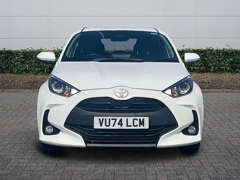 Second-hand Toyota Yaris Hybrid 2024 Alb Hatchback