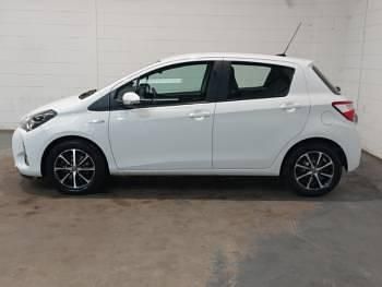 Second-hand Toyota Yaris Hybrid 100 CP (73 kW) 2019 Alb Hatchback