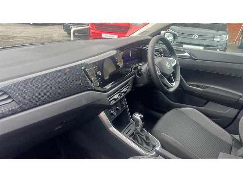 Used VW Polo Life 95 HP (69 kW) 2025 Reflex silver metallic Hatchback