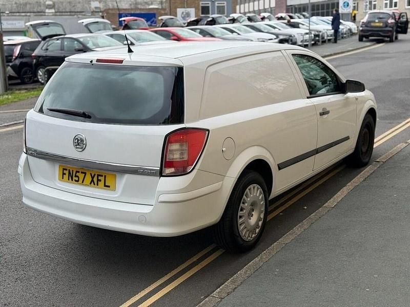 Used Vauxhall Astra Club 2007 White Van