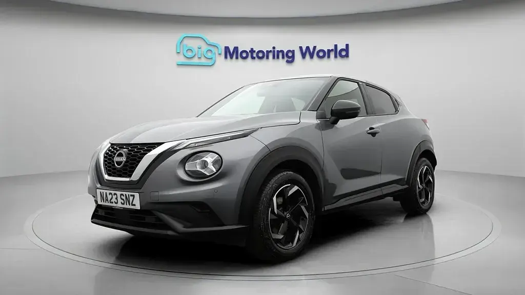 Used Nissan Juke N-Connecta 114 HP (83 kW) 2023 Grey SUV