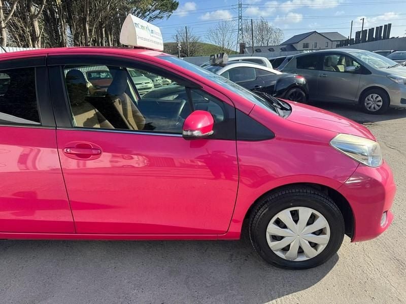 Used Toyota Vitz 2013 Pink Hatchback