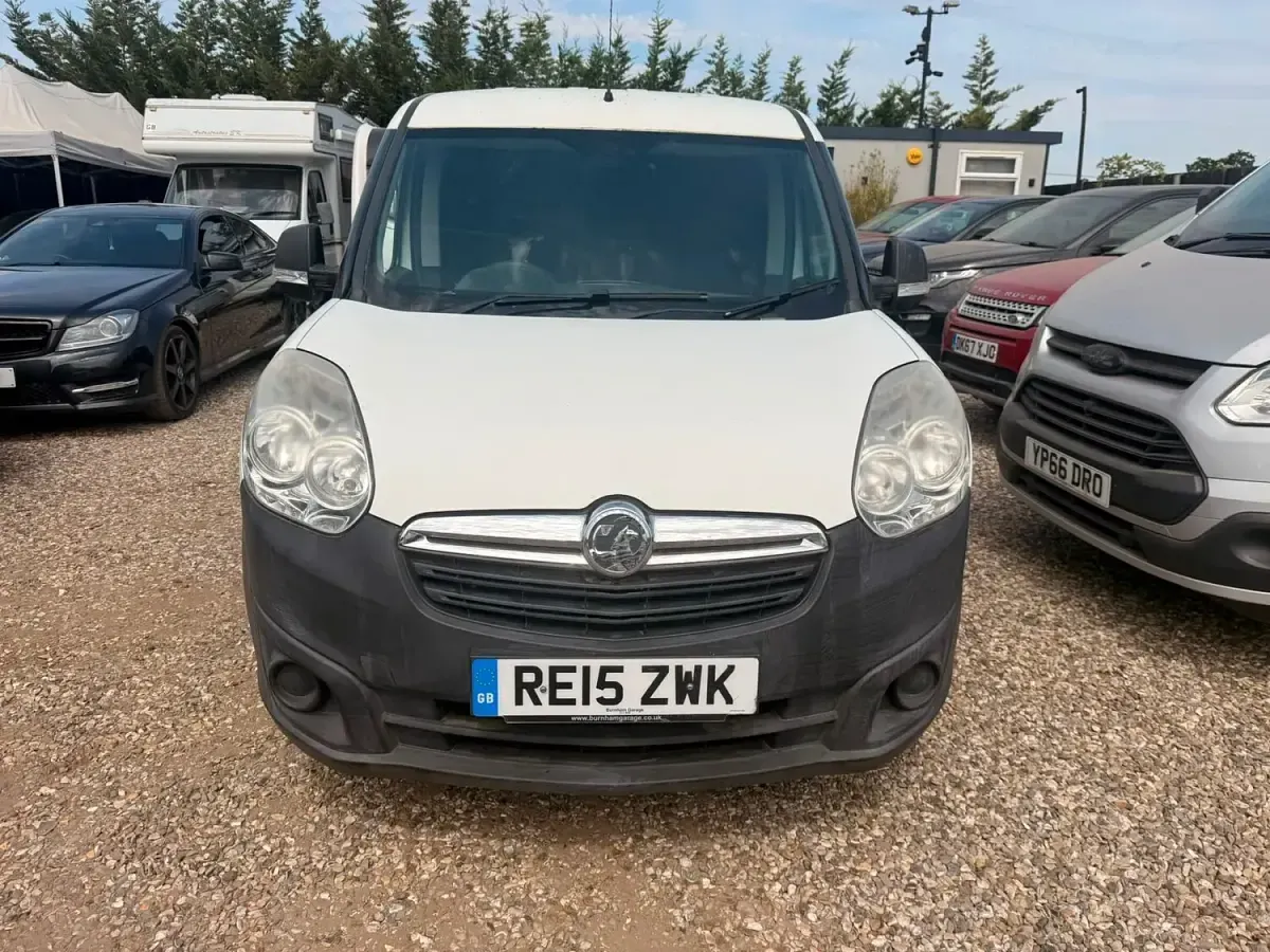 Used Vauxhall Combo 2015 White MPV