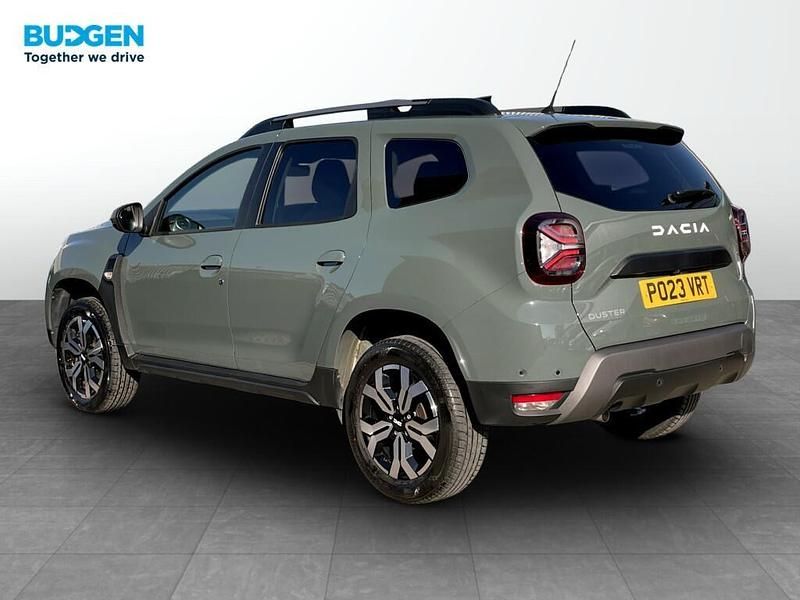 Used Dacia Duster Journey 90 HP (66 kW) 2023 Green SUV