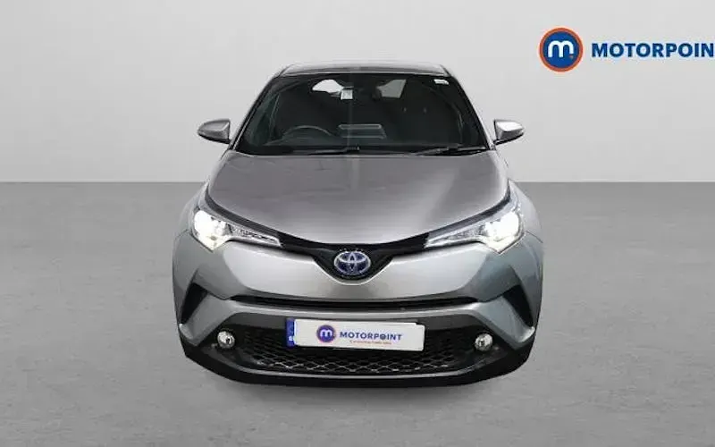 Second-hand Toyota C-HR Design 122 CP (89 kW) 2019 Argintiu SUV