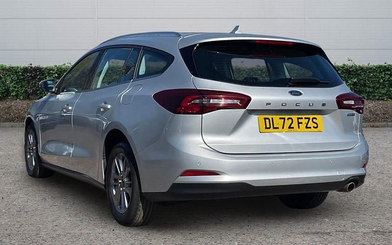 Usado Ford Focus Titanium 125 HP (91 kW) 2023 Prateado Carrinha