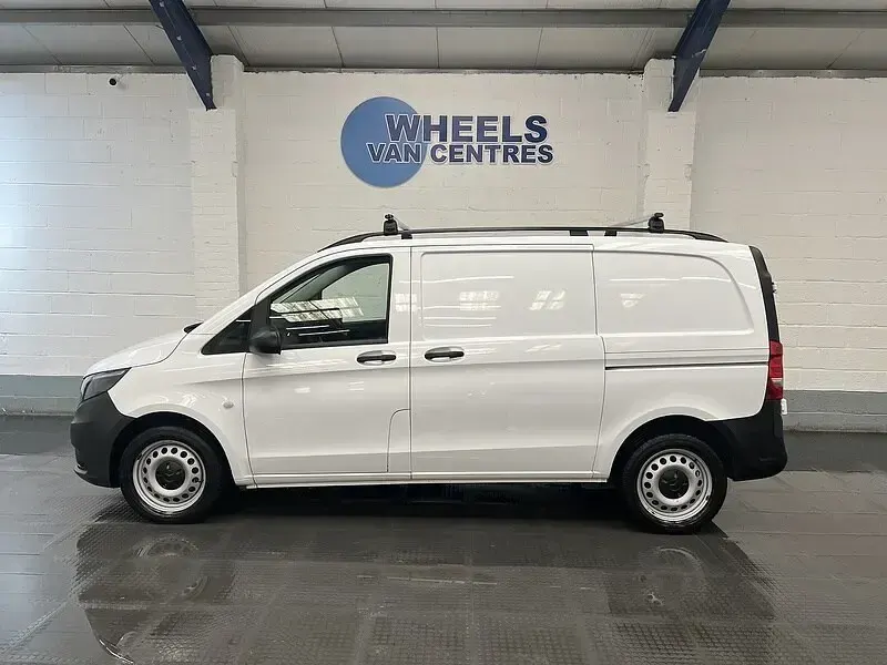Used Mercedes Vito Progressive 134 HP (98 kW) 2022 White Van