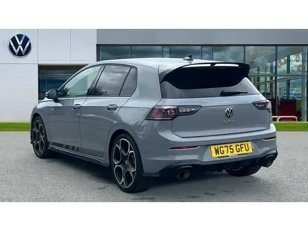 New VW Golf VIII GTI 300 HP (220 kW) 2025