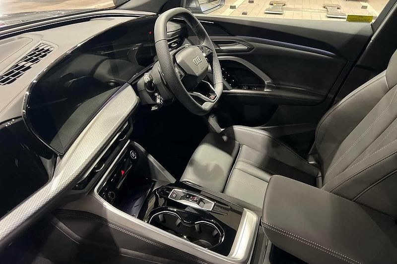 Usado Audi Q5 S-Line 204 CV (150 kW) 2025 Gris SUV
