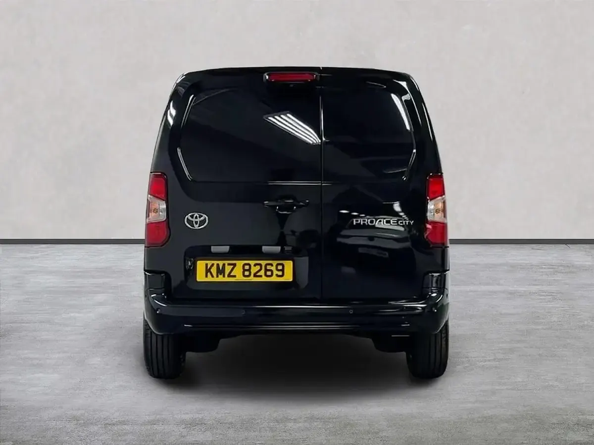 New Toyota Proace City City 130 HP (95 kW) 2026 Black MPV