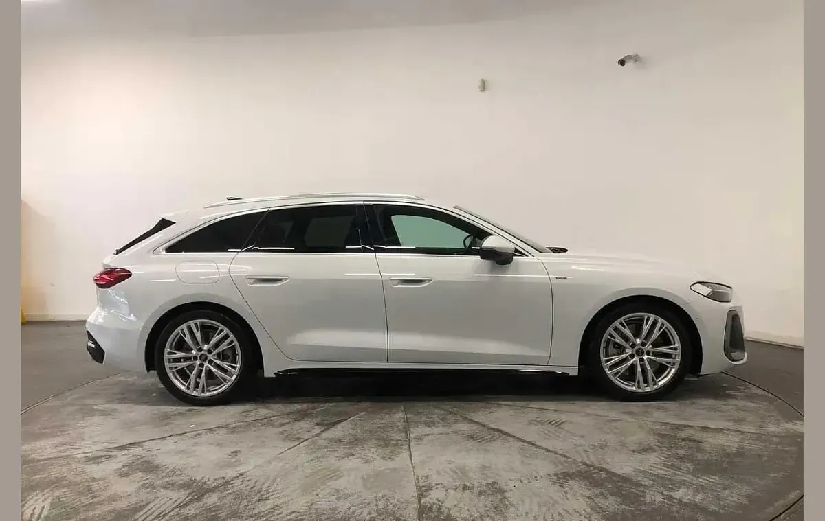 New Audi A5 S-Line 299 HP (219 kW) 2025 White Estate