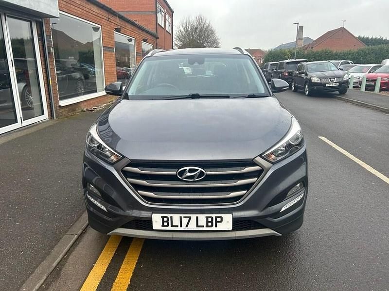 Used Hyundai Tucson SE 141 HP (103 kW) 2017 Grey SUV