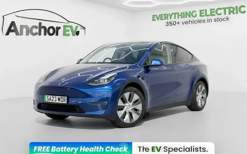 Używany Tesla Model Y Long Range AWD 286 kW (389 KM) 2025 SUV