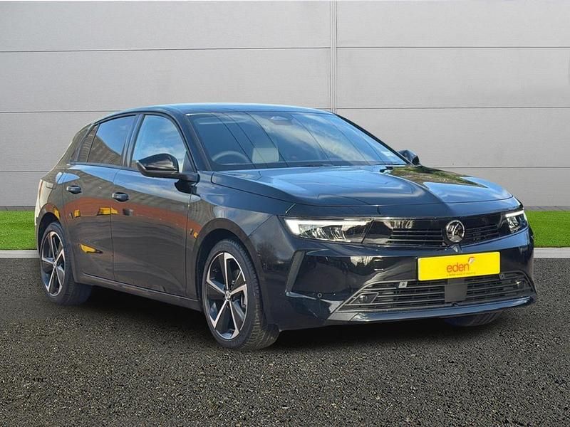 Black New 2025 Vauxhall Astra Hatchback | £19,499 (Super price) - Image 1/4