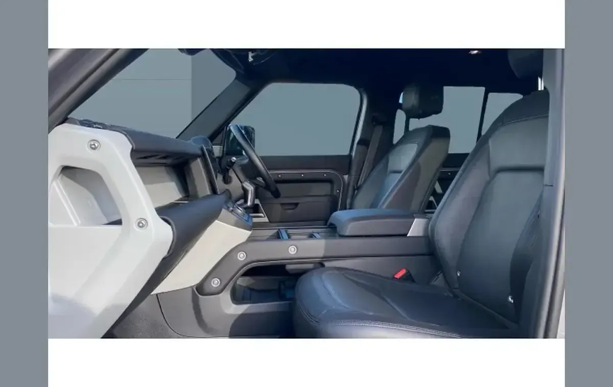 Used Land Rover Defender SE Dynamic 300 HP (220 kW) 2024 Grey SUV
