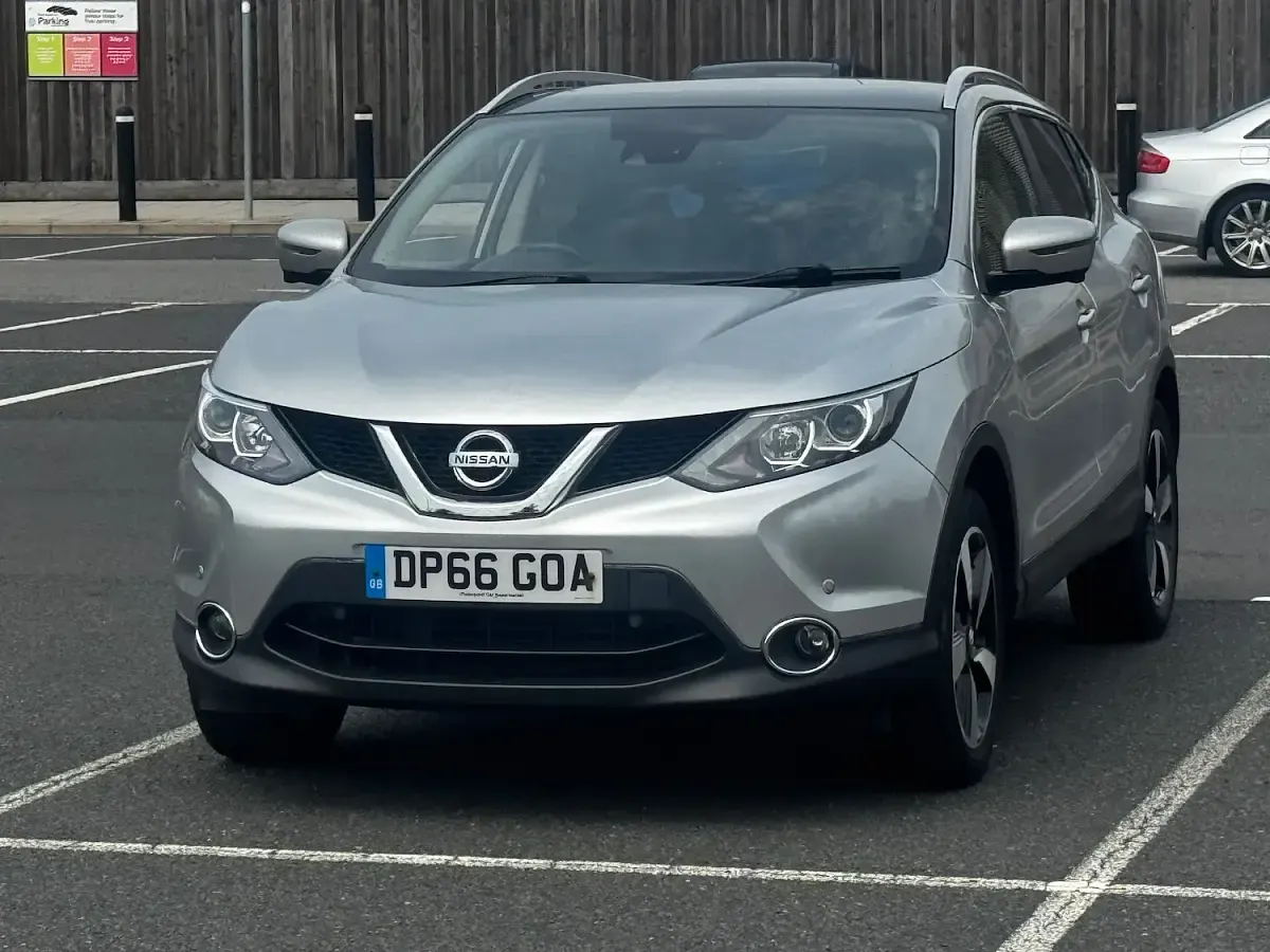 Used Nissan Qashqai N-Connecta 2017 Silver SUV