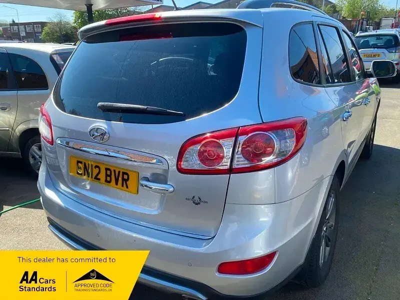 Used Hyundai Santa Fe Premium 197 HP (144 kW) 2012 Silver SUV