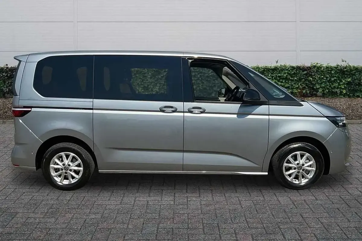 Used VW Multivan Life 150 HP (110 kW) 2026 Mono silver MPV