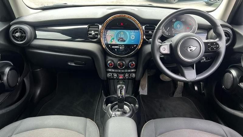 Usado Mini Cooper Classic 134 HP (98 kW) 2021 Cinzento Citadino