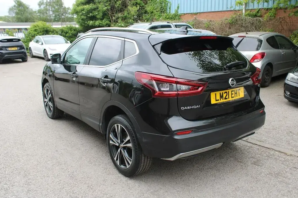 Used Nissan Qashqai N-Connecta 160 HP (117 kW) 2021 Black SUV