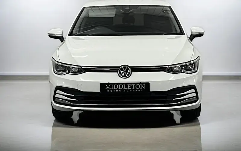 Usado VW Golf VII Style 116 HP (85 kW) 2020 Branco Citadino