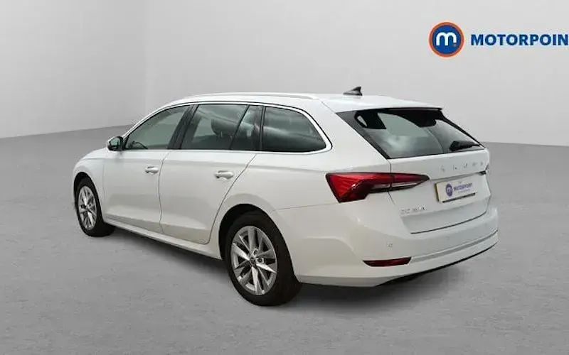 Used Skoda Octavia SE L 150 HP (110 kW) 2023 White Estate