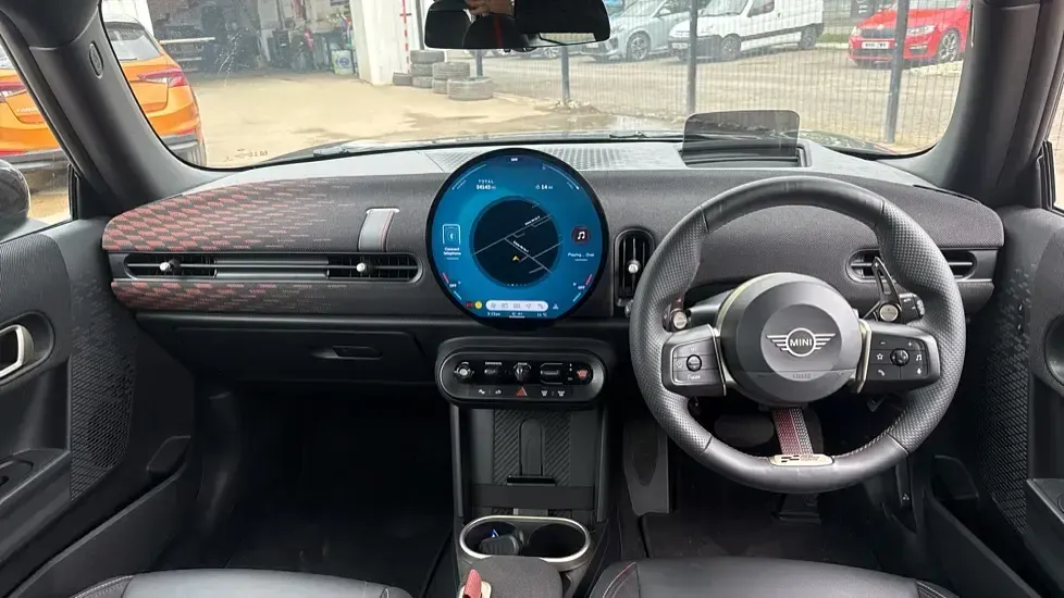 Usado Mini Cooper Sport 204 CV (150 kW) 2024 Negro Utilitario