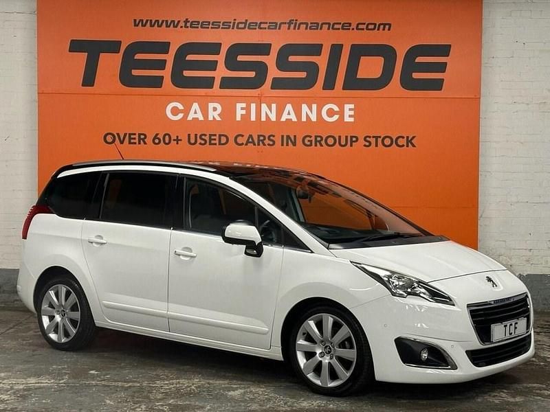 White Used 2014 Peugeot 5008 Allure MPV | £7,495 (Fair price) - Image 1/4
