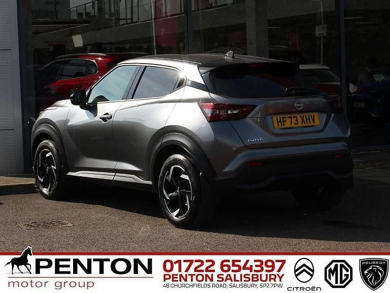 Usado Nissan Juke N-Connecta 114 HP (83 kW) 2023 Cinzento SUV