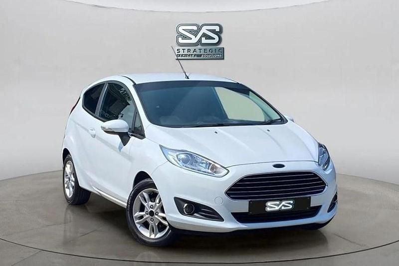 White Used 2017 Ford Fiesta Zetec Hatchback | £5,990 (Good price) - Image 1/1